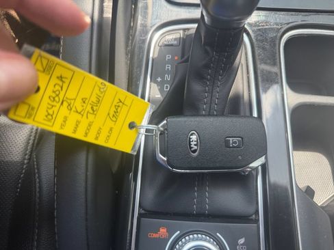 Used 2021 Kia Telluride SX w/ Nightfall Edition Package AWD/4WD image 29
