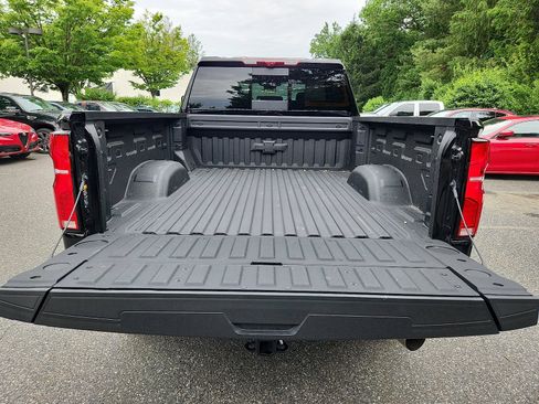 Used 2026 Chevrolet Silverado 2500 ZR2 AWD/4WD image 33