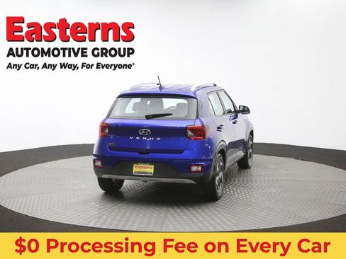 Used 2024 Hyundai Venue SEL FWD image 38