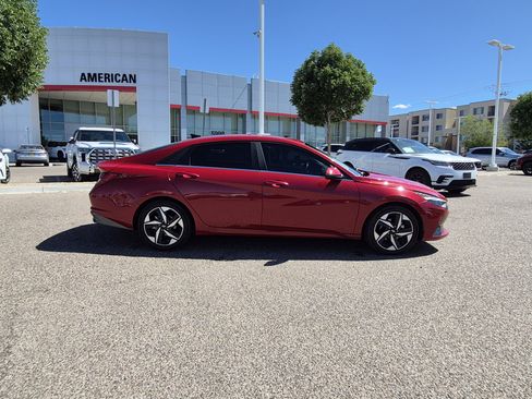 Used 2023 Hyundai Elantra Limited FWD image 6