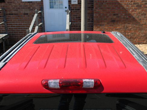 Used 2009 HUMMER H3T Luxury image 30