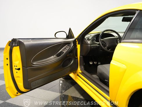 Used 2004 Ford Mustang GT RWD image 37