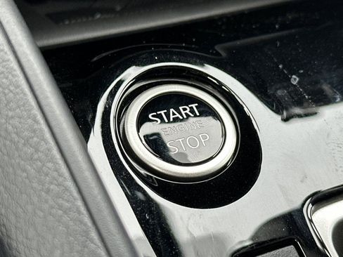 New 2025 Nissan Versa SV w/ Trunk Package image 25