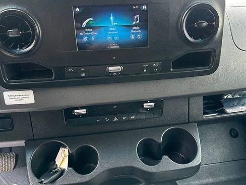 Used 2023 Mercedes-Benz Sprinter 2500 image 15