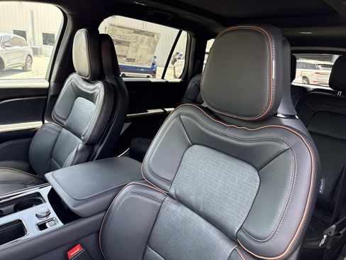 New 2026 Lincoln Aviator Black Label w/ Jet Appearance Package AWD/4WD image 22