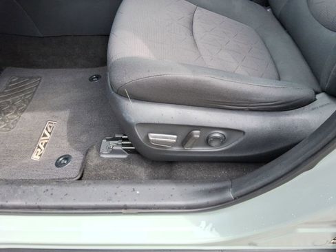 Used 2019 Toyota RAV4 XLE w/ Convenience Package FWD image 24