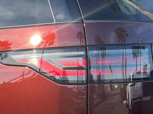 New 2026 Land Rover Discovery Limited Edition image 10