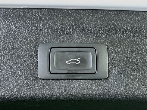 Used 2025 Audi Q3 2.0T Premium AWD/4WD image 29