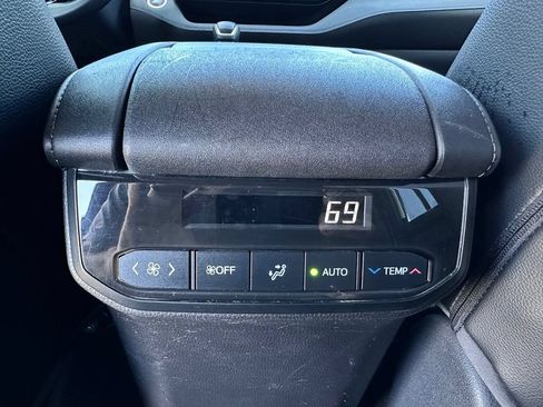 Used 2021 Toyota Highlander XSE AWD/4WD image 28