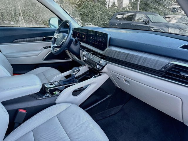 Certified 2025 Kia Telluride EX w/ EX Captain's Chair Package AWD/4WD image 31