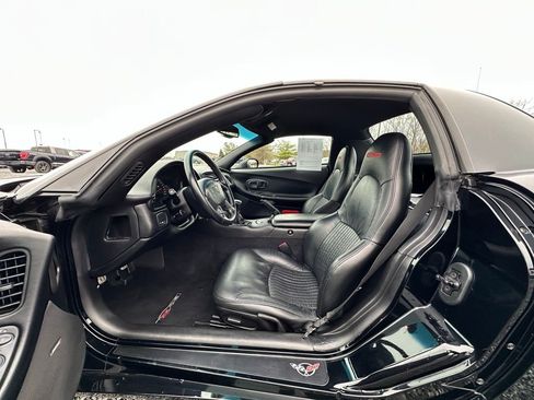 Used 2001 Chevrolet Corvette Z06 w/ Memory Pkg image 2