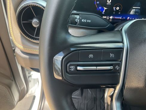 Used 2024 Chevrolet Colorado ZR2 w/ Technology Package image 10