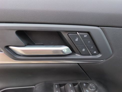 Used 2025 GMC Terrain Elevation w/ Elevation Premium Package AWD/4WD image 16
