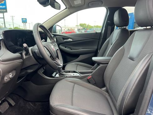 Used 2024 Buick Encore GX Preferred w/ Comfort Package AWD/4WD image 4