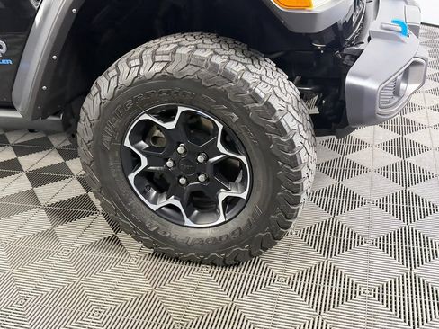 Used 2023 Jeep Wrangler Unlimited Rubicon 4xe AWD/4WD image 11