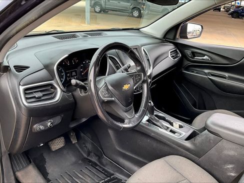 Used 2018 Chevrolet Equinox LT FWD image 16