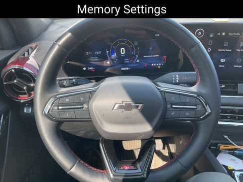 Used 2025 Chevrolet Equinox RS w/ Safety and Technology Package FWD image 14