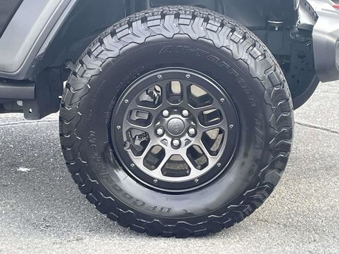 Certified 2023 Jeep Wrangler Unlimited Rubicon w/ Xtreme 35 Tire Package image 11