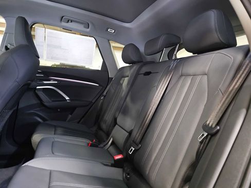 New 2025 Audi Q5 Prestige image 19