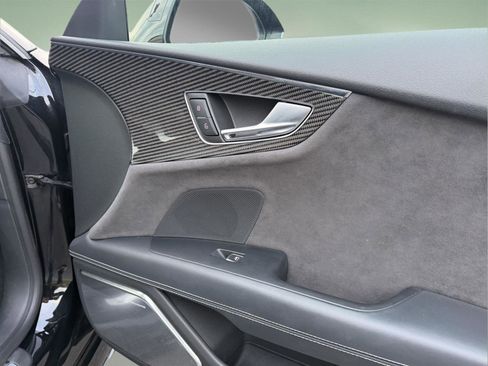 Used 2017 Audi RS 7 Prestige image 32