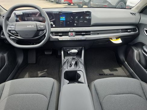 New 2026 Kia K4 FWD image 12