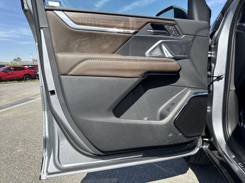 New 2026 GMC Acadia Denali Ultimate FWD image 18