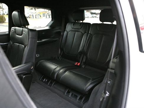 Used 2022 Jeep Grand Cherokee L Overland w/ Advanced Protech Group III image 15