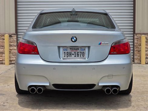 Used 2006 BMW M5 RWD image 4