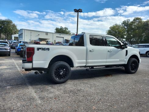 Used 2022 Ford F250 Lariat w/ Black Appearance Package image 5