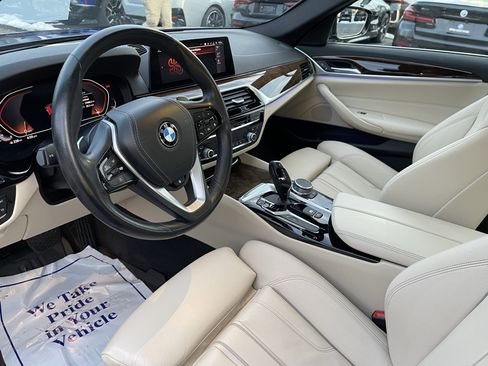 Used 2020 BMW 530i xDrive 530i xDrive w/ Premium Package image 11