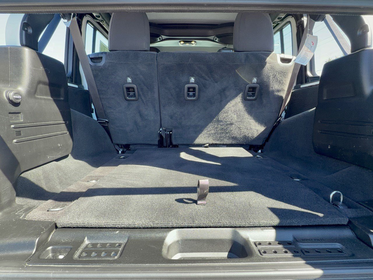 Used 2023 Jeep Wrangler Unlimited Sport AWD/4WD image 28