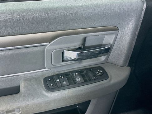 Used 2017 RAM 1500 Classic SLT image 24