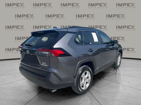 Used 2021 Toyota RAV4 XLE w/ Convenience Package AWD/4WD image 3