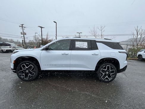 New 2026 Chevrolet Traverse High Country w/ LPO, Floor Liner Package image 6