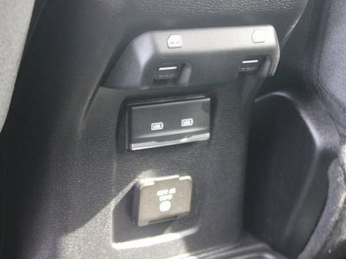 Used 2024 Jeep Wrangler Unlimited Sahara w/ Technology Group AWD/4WD image 25