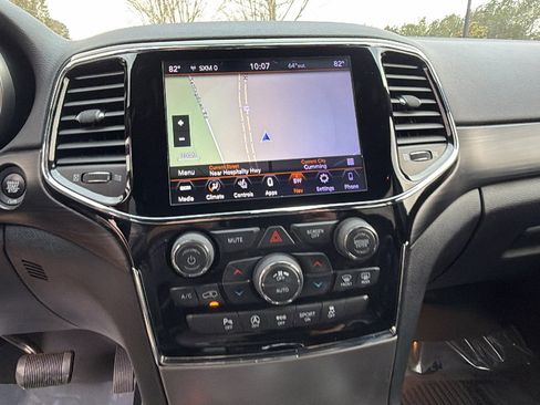 Used 2020 Jeep Grand Cherokee Altitude image 31