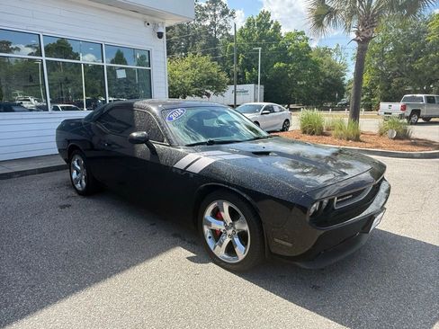 Used 2014 Dodge Challenger R/T RWD image 7