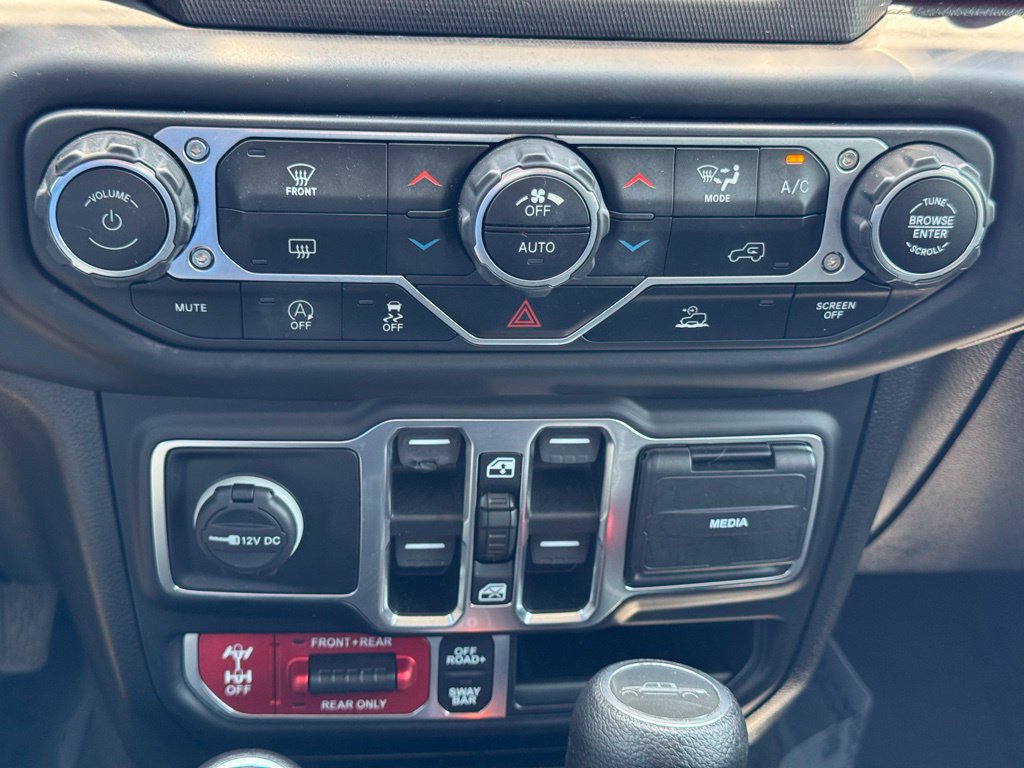 Used 2020 Jeep Gladiator Rubicon w/ Trailer Tow Package AWD/4WD image 12