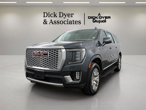 Used 2022 GMC Yukon XL Denali image 6