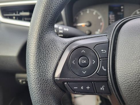 Used 2023 Toyota Corolla LE image 19