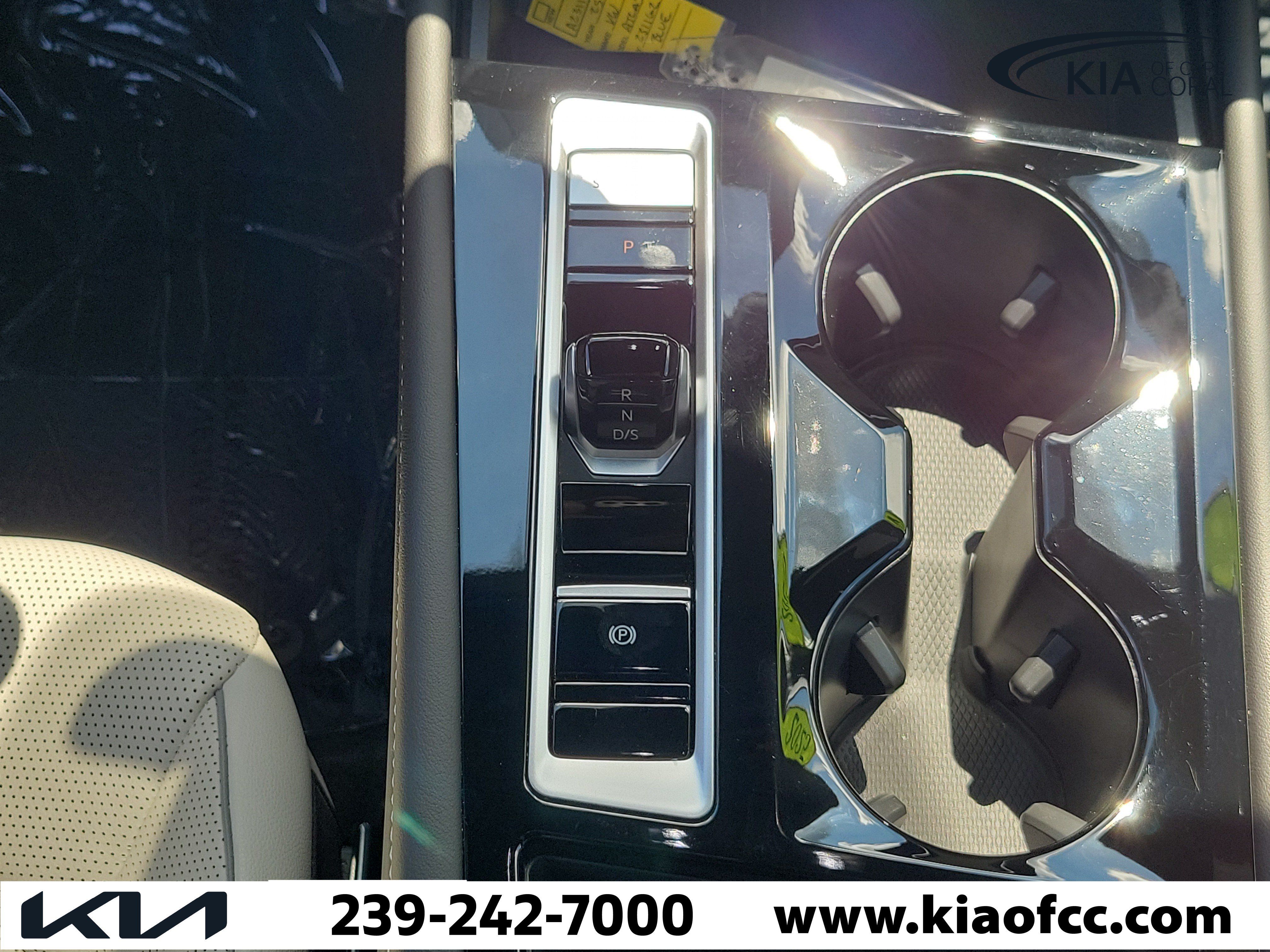 Used 2025 Volkswagen Atlas Cross Sport SEL Premium R-Line AWD/4WD image 21