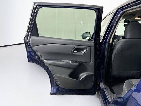 Used 2025 Nissan Rogue SV AWD/4WD image 25