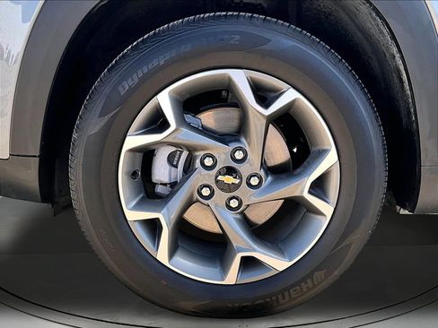 Used 2025 Chevrolet Trax LT w/ LT Convenience Package FWD image 34