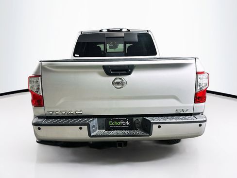 Used 2018 Nissan Titan SV w/ SV Convenience Package image 7