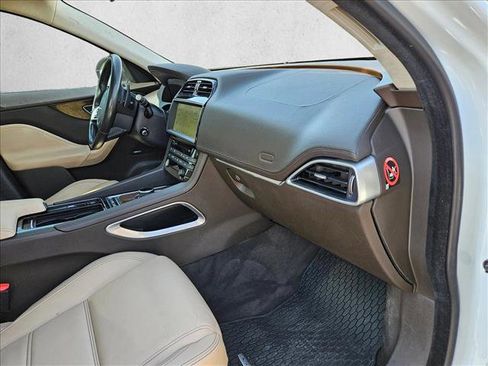Used 2019 Jaguar F-PACE Prestige AWD/4WD image 19