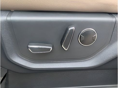 Used 2023 Ford Expedition Limited RWD image 17