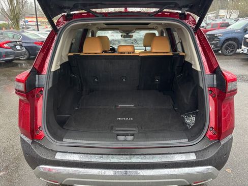 Used 2022 Nissan Rogue Platinum w/ Head-Up Display Package image 11