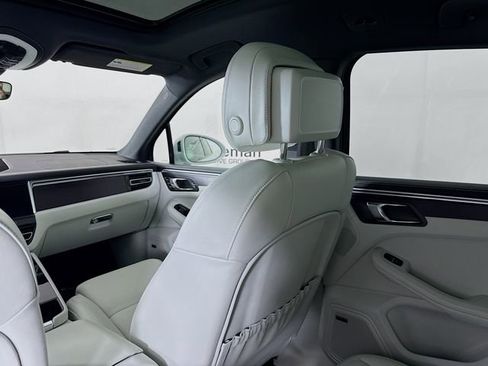 Used 2022 Porsche Macan GTS image 25