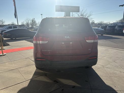 Used 2017 Kia Sorento LX image 8