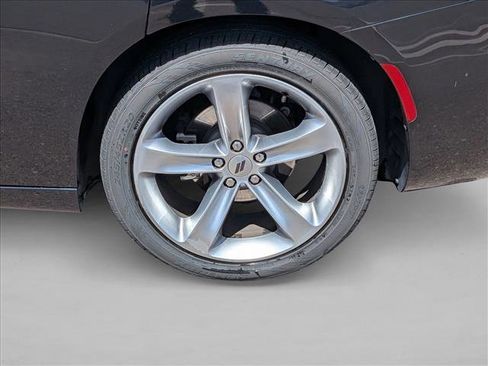 Used 2018 Dodge Charger R/T RWD image 15
